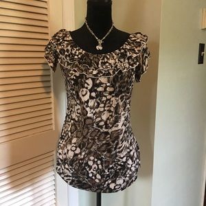 Very Nice Top. BUNDLE AND SAVE😊